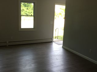 16 Glen Dr, West Warwick, RI 02893