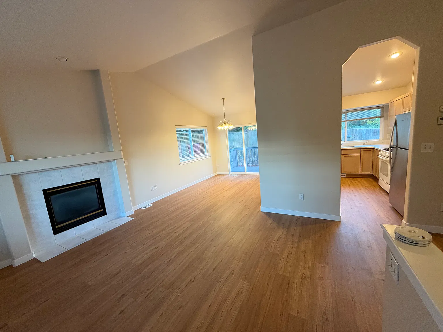 3 bed, 2.5 bath, 1530 sqft, $3,200 — Photo 2