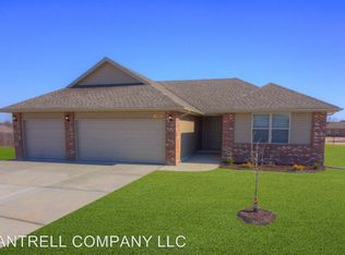 5468 W Yew St, Springfield, MO 65802