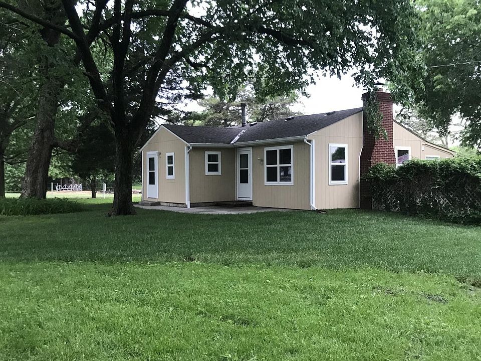 Front of house, SE sides