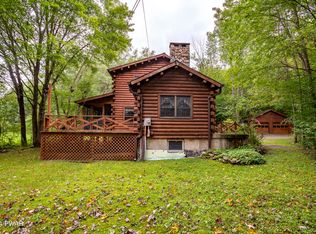 52 Wash Rd, Waymart, PA 18472