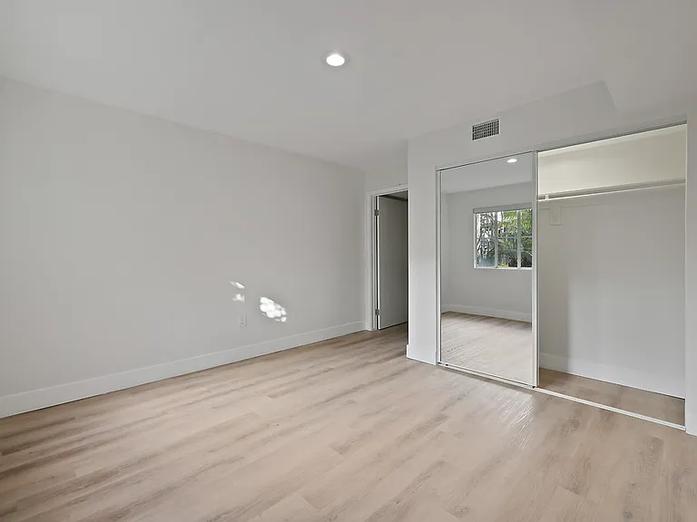 Mariners Place — Photo 13