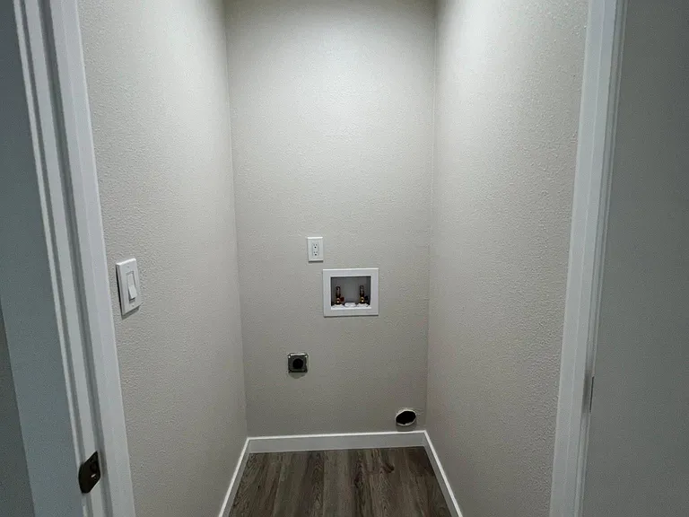 1155 Seminary Ave — Photo 11