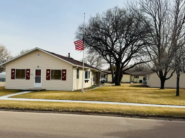 904 D St, Indianola, NE 69034