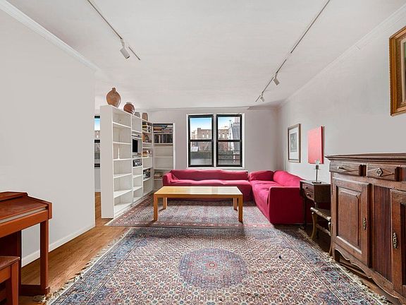 2nd image of 760 Greenwich St #4D
