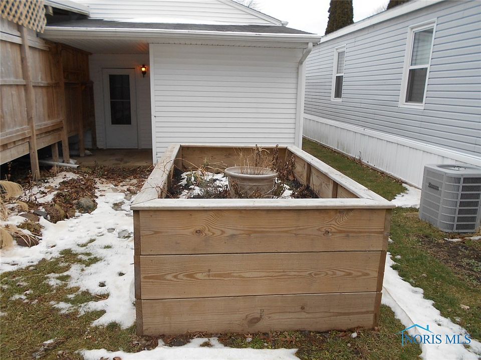 8261 Maplewood Dr Findlay OH Zillow