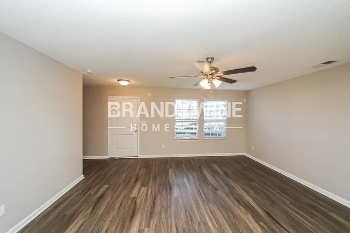 7751 Freehold Dr — Photo 5