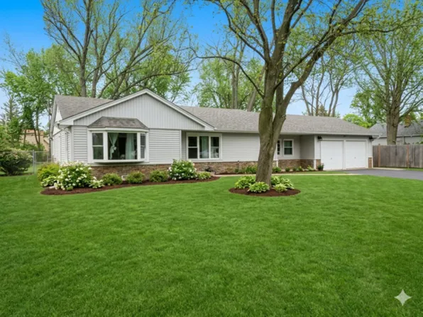 2930 Dundee Rd, Northbrook, IL 60062