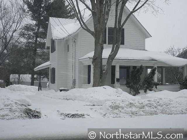 1st image of 410 Churchill St W
