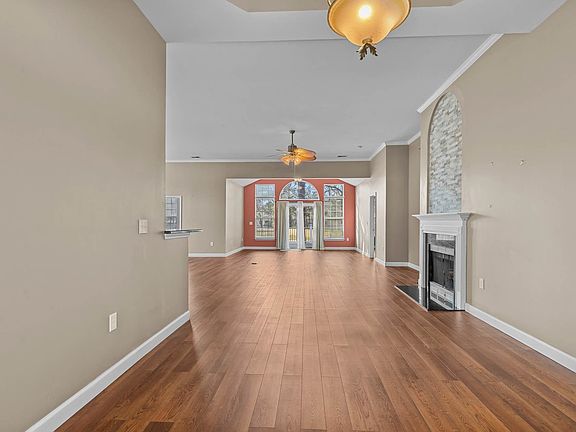 2nd image of 3492 Arrowhead Blvd.