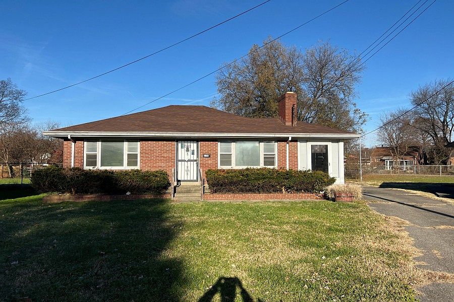 1st image of 3006 Garey Ln