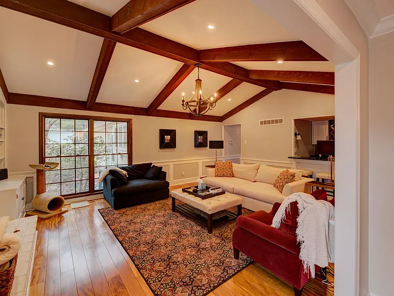 10490 Frontenac Woods Ln — Photo 23