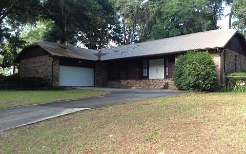 1st image of 152 NW Clubview Cir