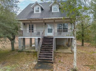 18299 Lake Ridge Dr, Saucier, MS 39574