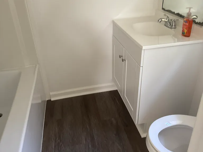 330 W Kentucky Ave — Photo 2