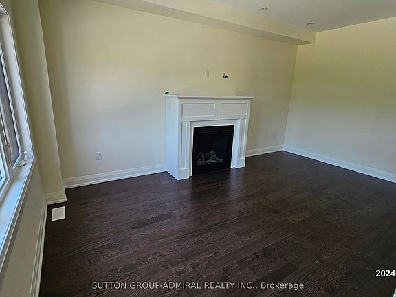3rd image of 152 Hawkins St