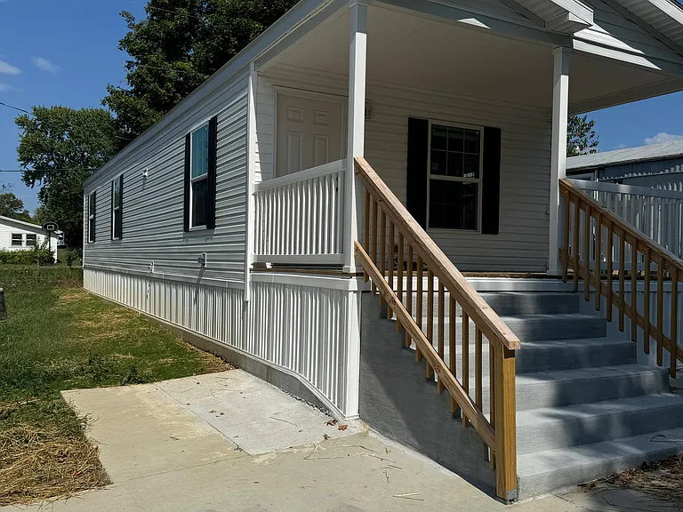144 Blueberry Ln — Photo 1