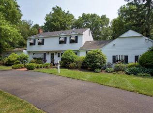 11 Holly Tree Ln, Rumson, NJ 07760