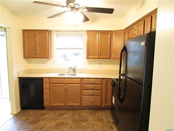 5th image of 45 Guernsey Dr