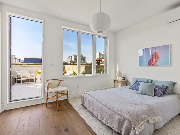 744 Park Place image 5 of 11