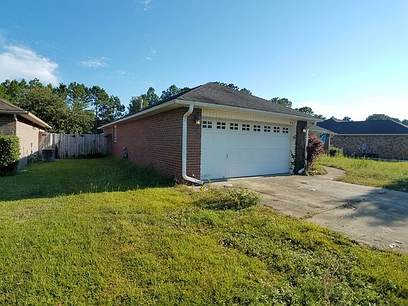2nd image of 981 Lake Aire Dr