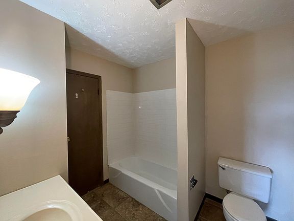 5th image of 7309 Ames Cir
