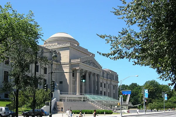 Rented by Corcoran | media 21