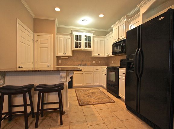 3rd image of 40431 Bailey Dr