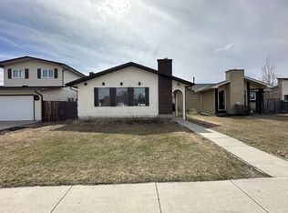 227 Templevale Rd NE, Calgary, AB T1Y4V9