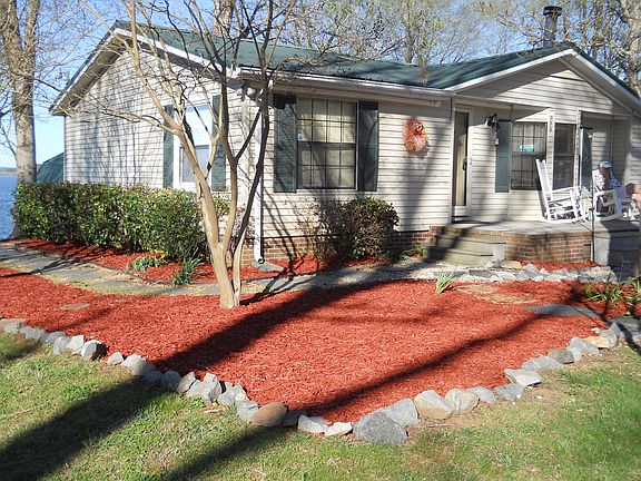 2nd image of 228 Lakeshore Dr