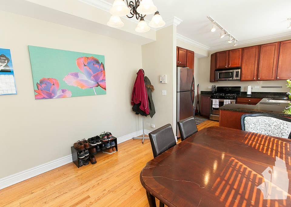 1st image of 4860 N Hermitage Ave APT 2E