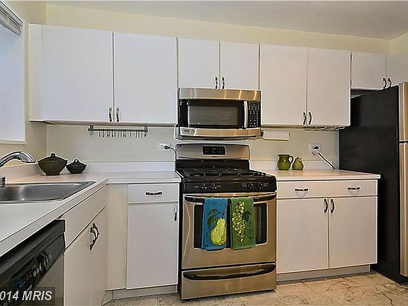 4th image of 10618 Montrose Ave #10618