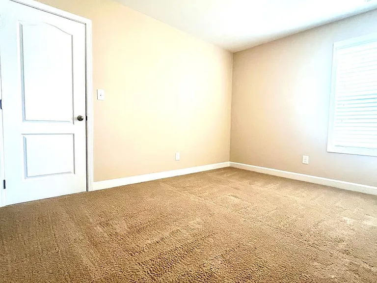 2131 Stafford Dr — Photo 20
