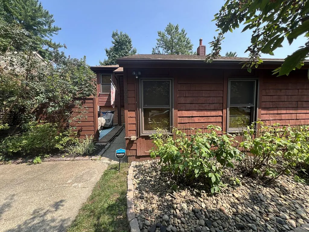 1002 Timber Creek Dr — Photo 3