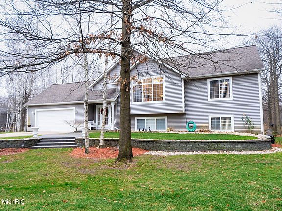 2nd image of 5480 Hidden Acres Ct