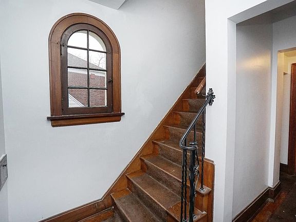 3rd image of 2735 Powell Dr #3