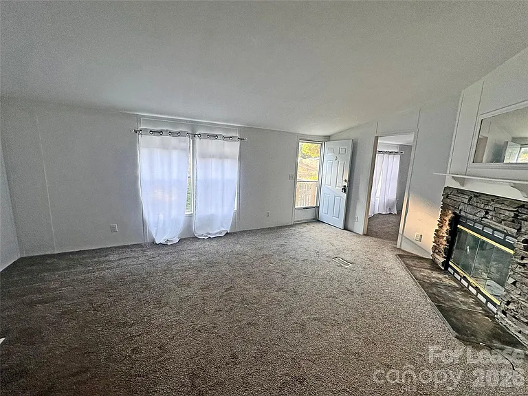 1844 Drew Dr — Photo 17