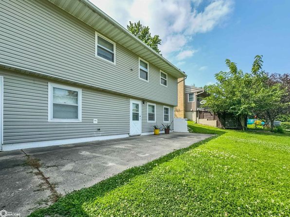 410 10th St SE, Hampton, IA 50441