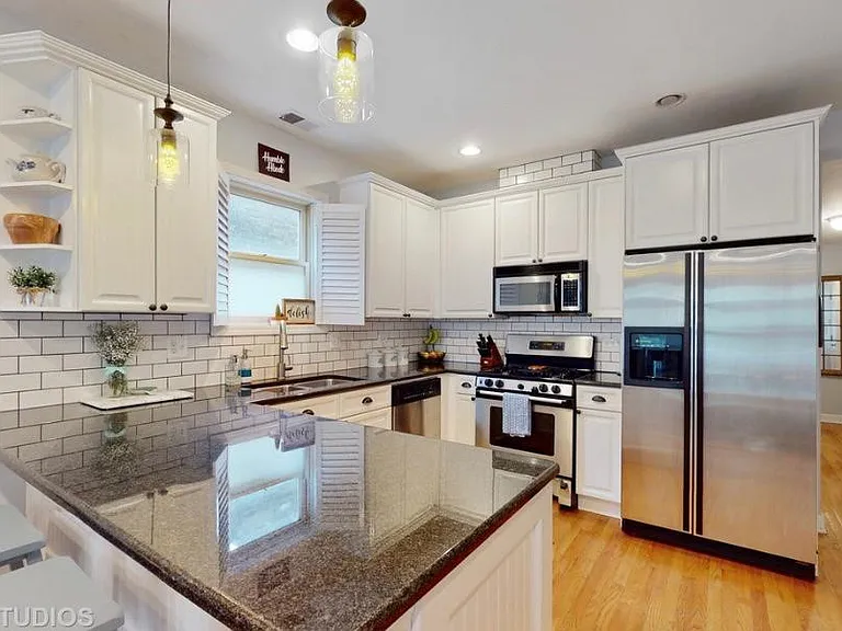 2855 N Damen Ave #2 — Photo 5