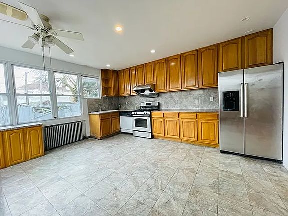 3rd image of 8031 188th St