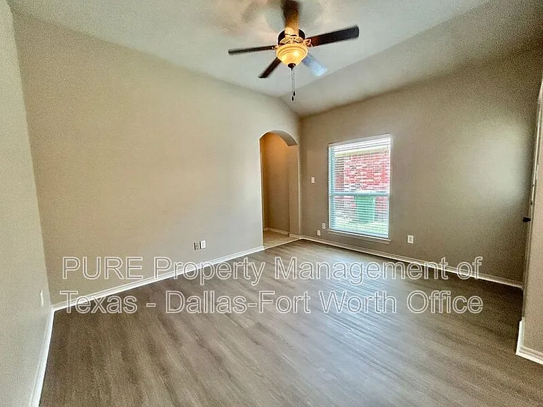 1421 Piedmont Dr — Photo 8