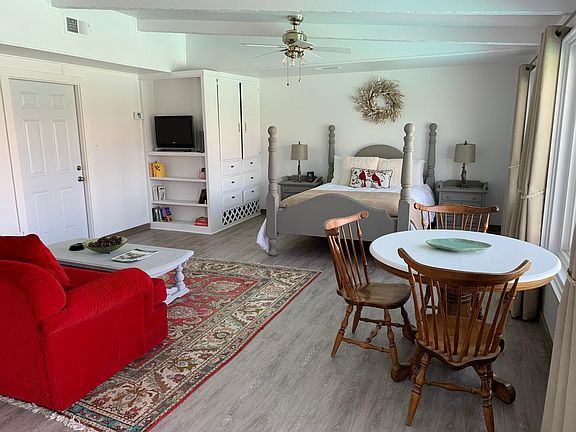 Can be rented with some furnishings.