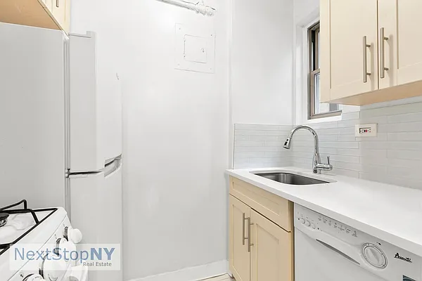 Rented by NextStopNY | media 5