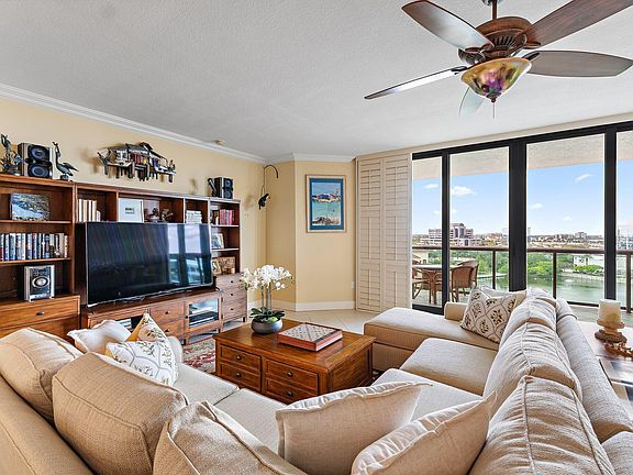 4th image of 3620 Gardens Parkway #902b