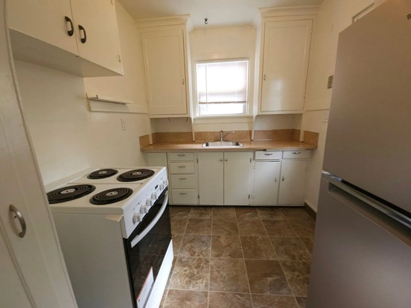 2Bd/1Ba Single Story Home - Available to View! — Photo 2