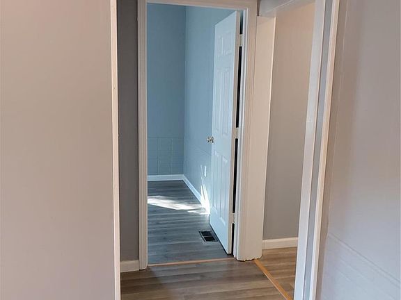 5th image of 3241 Coles Ave