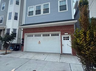 222 12th Ave #2, Newark, NJ 07107