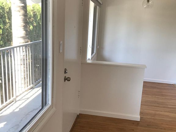 3rd image of 4321 Berryman Ave #10