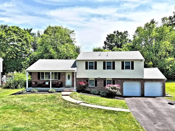 35 Hickory Ln, Chalfont, PA 18914
