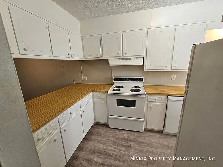1704 Yonkers St #B — Photo 6